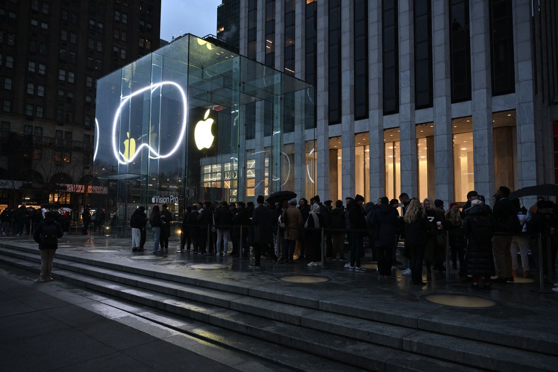 People line up outside the New York Apple Store on February 2, 2024, as the Vision Pro headset is released in US Apple stores. The Vision Pro, the tech giant's $3,499 headset, is its first major release since the Apple Watch nine years ago.