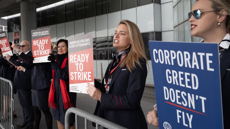 American Airlines flight attendants