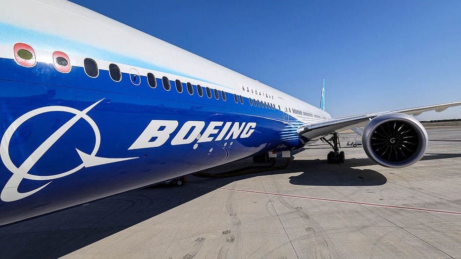 Boeing airliner