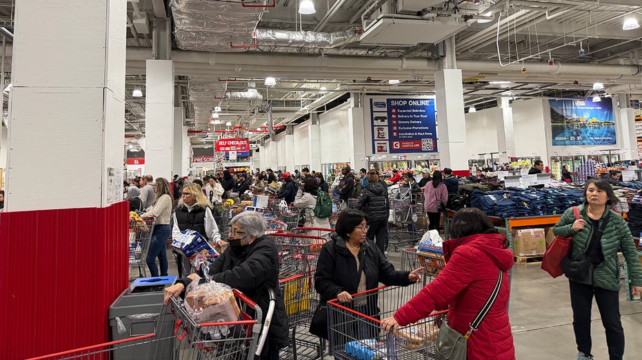 Costco shoppers